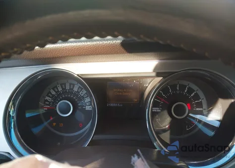 2013 Ford Mustang V6 Premium z USA, uszkodzony, nr VIN 1ZVBP8AM5D5230143